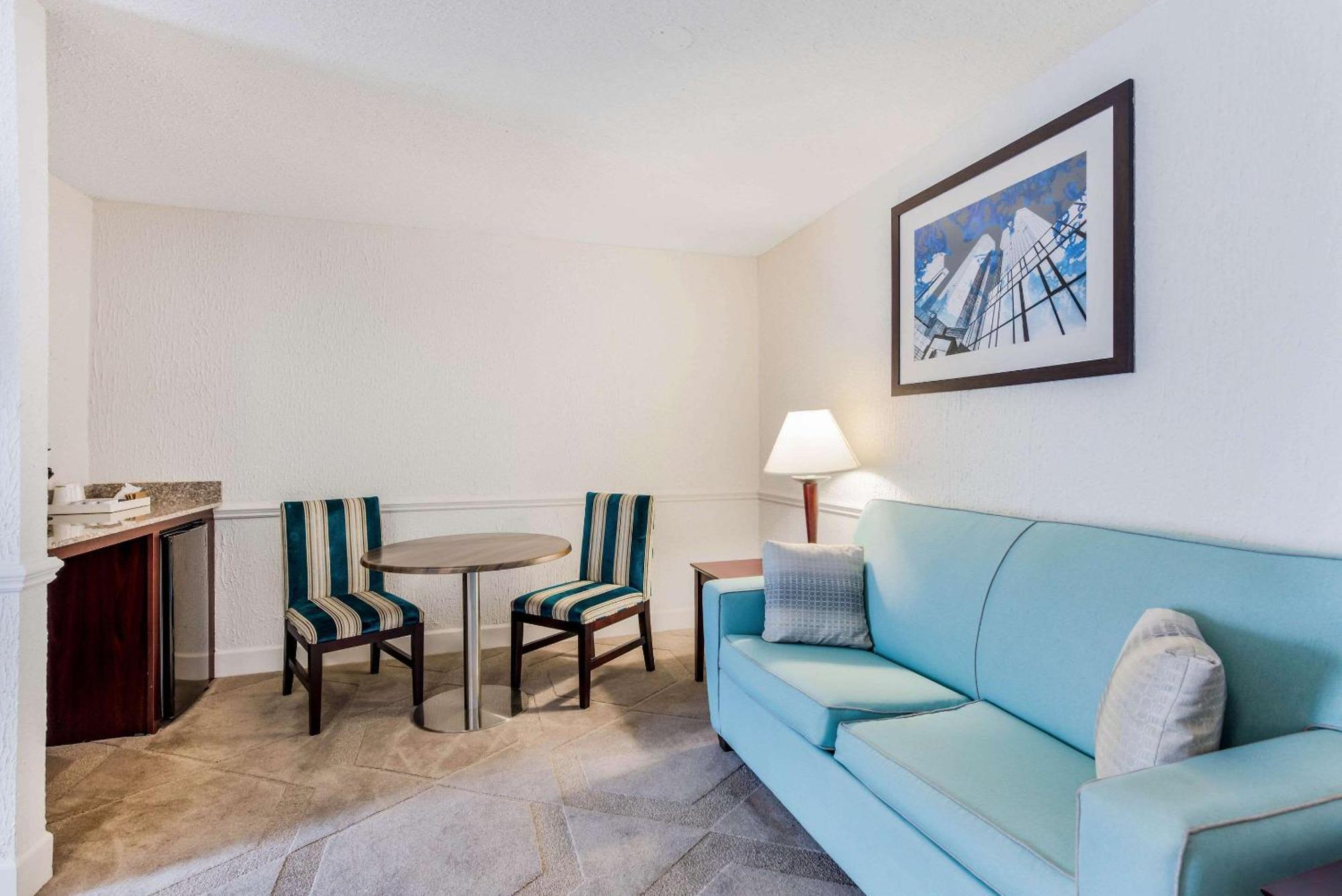 The Blu Hotel Blue Ash Cincinnati, Ascend Hotel Collection Zewnętrze zdjęcie