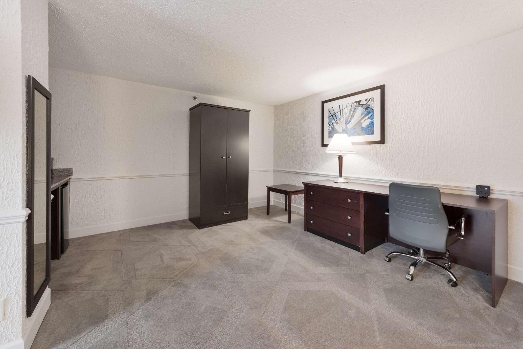 The Blu Hotel Blue Ash Cincinnati, Ascend Hotel Collection Zewnętrze zdjęcie
